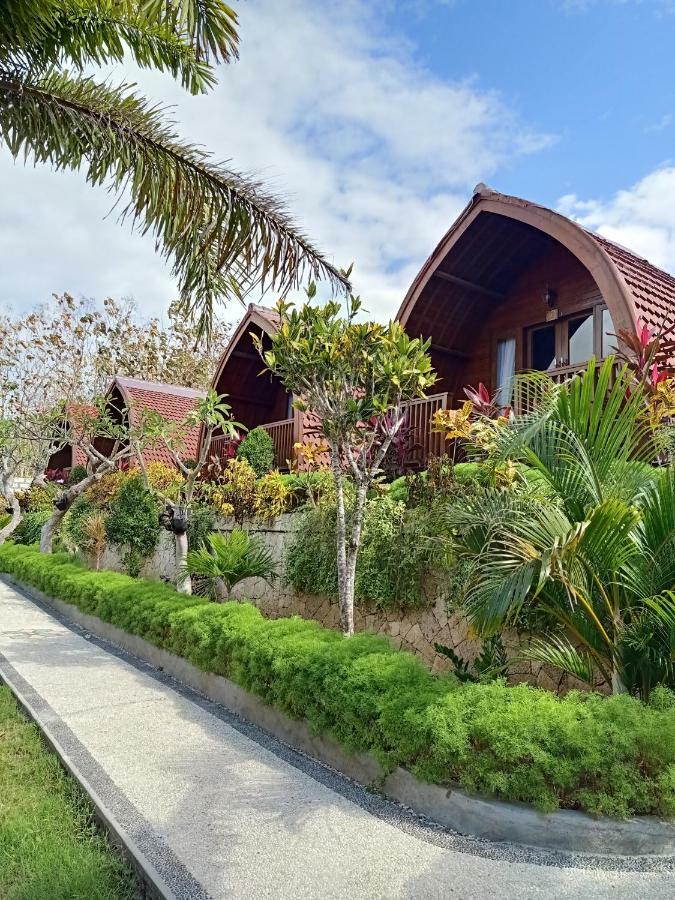 Bamboo Bungalow Jungle View Batununggul Exterior photo